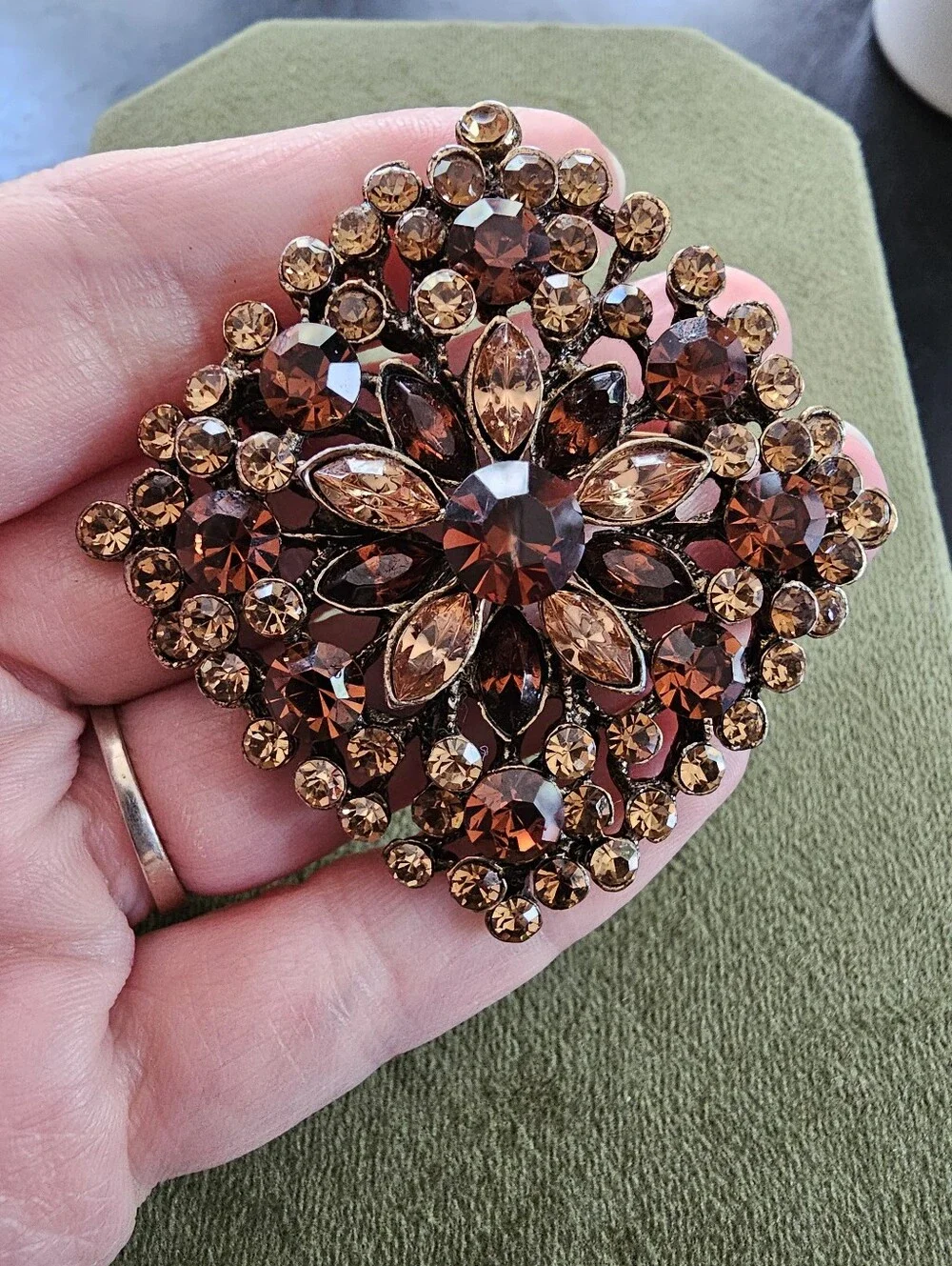 Vintage Brooch/ Pendant